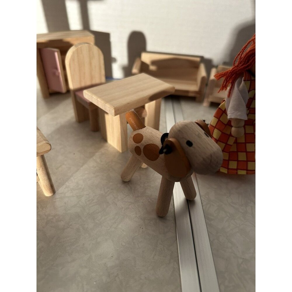 Wooden Dollhouse Furniture, 3 Wood Dolls, 1 Dog, And 1 Cat/ 16 Pieces In All - Picture 6 of 9